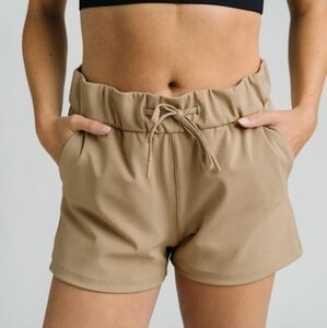 Zyia Club Shorts Khaki